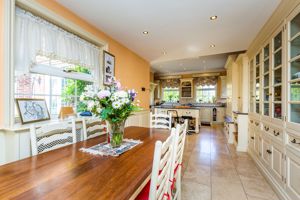 Breakfast Kitchen- click for photo gallery